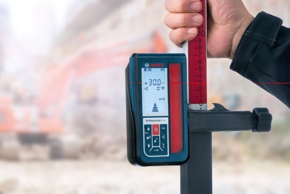 Use a Laser Receiver to Detect Laser Beam Outdoor Use a Laser Receiver to Detect Laser Beam Outdoor